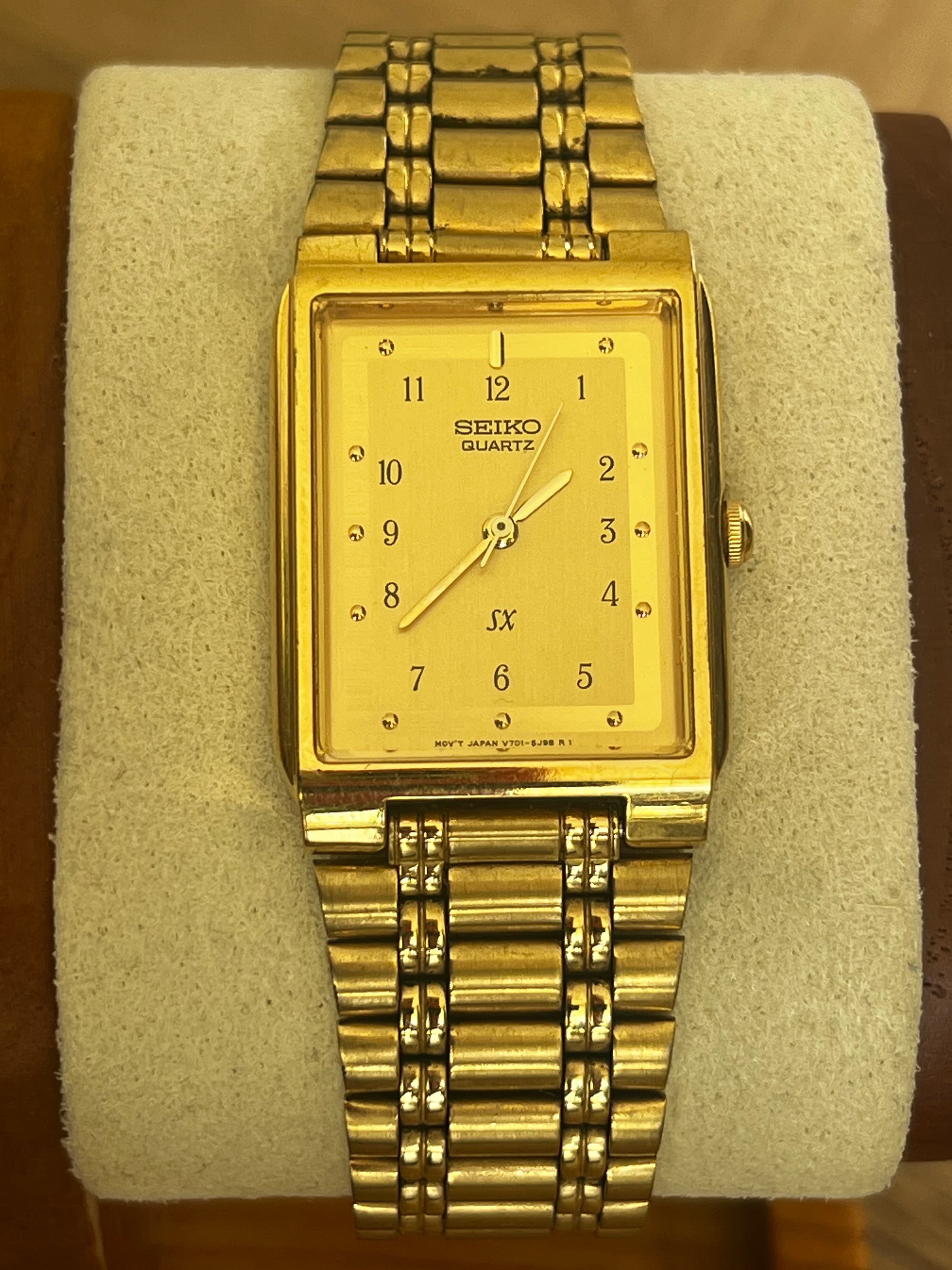 Vintage 1980 Seiko V701-5K40 SX Square tank Quartz Gold